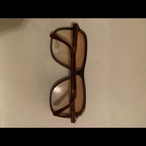 Glasses - Picture 2 of 4